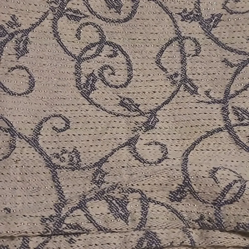 Elegant Blue and White Patterned Napkins